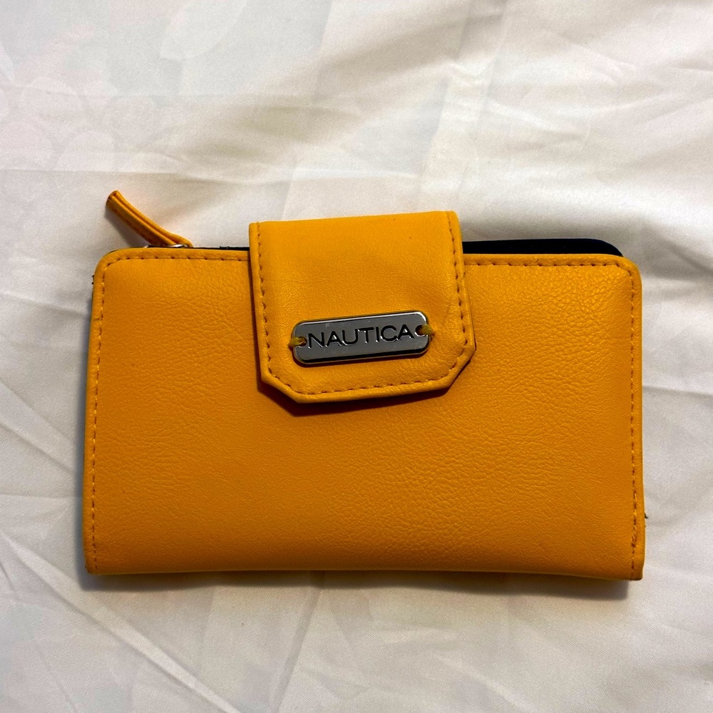 Womens Nautica Wallet Yellow Tab Indexer Bi-fold Close Reach RFID